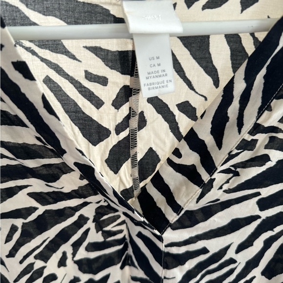 H&M’s medium size long sleeve, a bit oversized - Picture 3 of 4